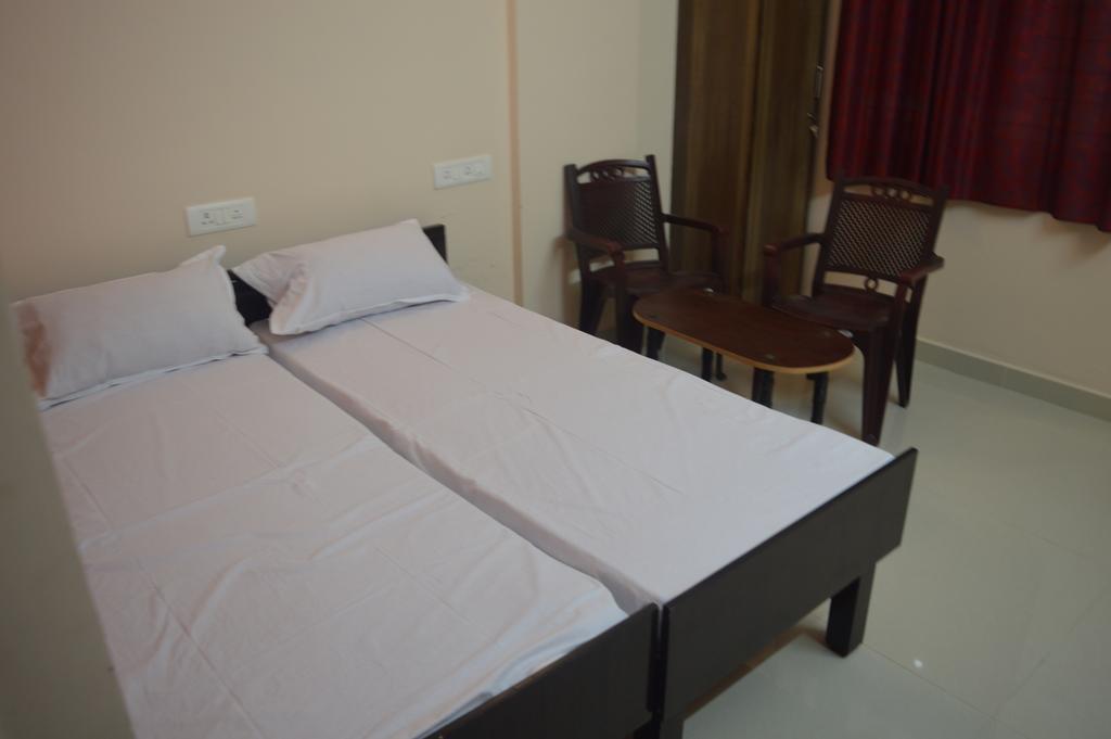 Sri Balaji Guest House Бангалор Экстерьер фото