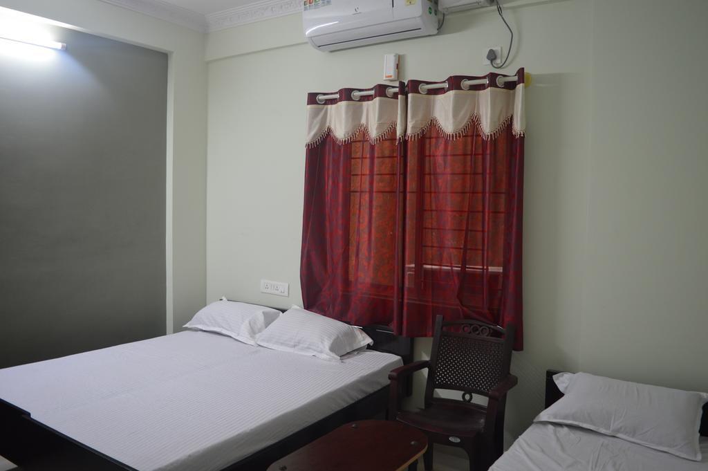 Sri Balaji Guest House Бангалор Экстерьер фото