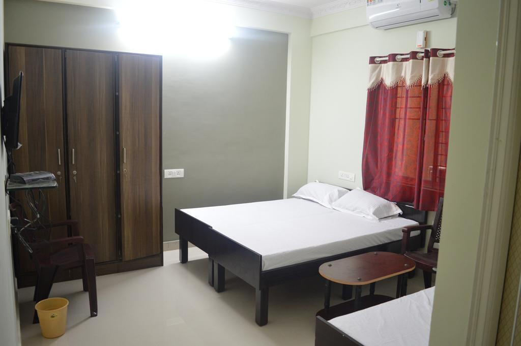 Sri Balaji Guest House Бангалор Экстерьер фото